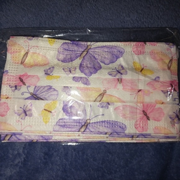 NEW! Medical Grade Cloth Disposable Face Masks in Spring Themes - Picture 7 of 8